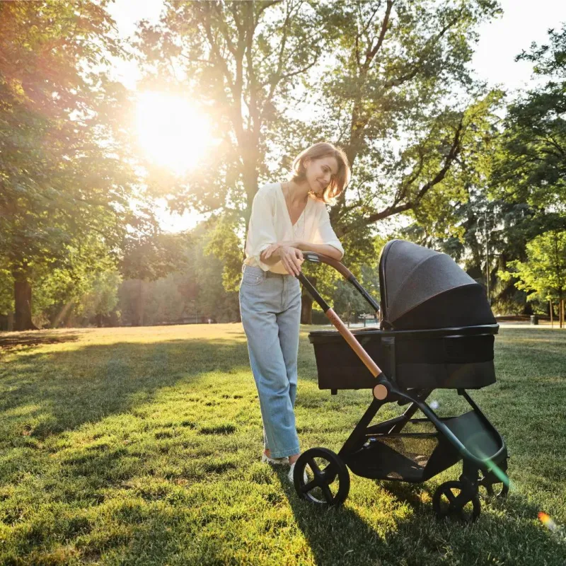 Baby vor Überhitzung schützen: Anzeichen, Sofortmaßnahmen und Tipps für heiße Tage