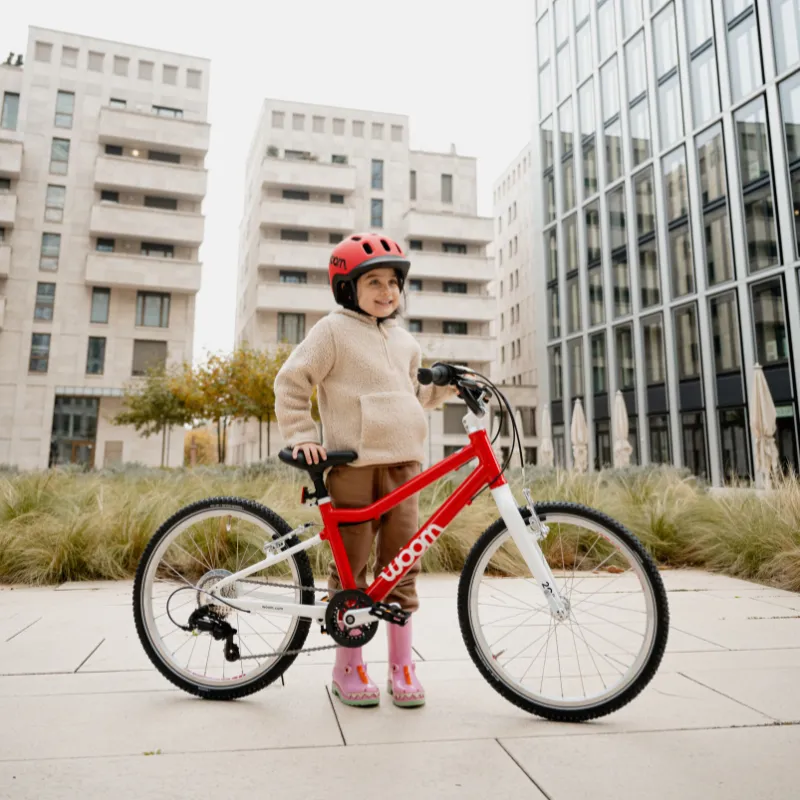 Hoe kan ik mijn kind in de herfst beschermen tijdens het fietsen?